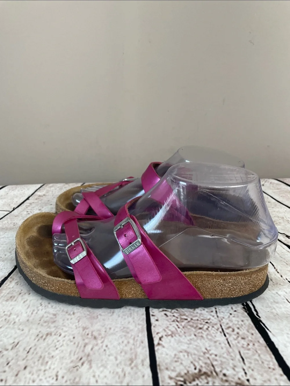 Birkenstock Mayari Women’s 7-7.5 Slip -On Metallic Pink Buckle Strap Sandals